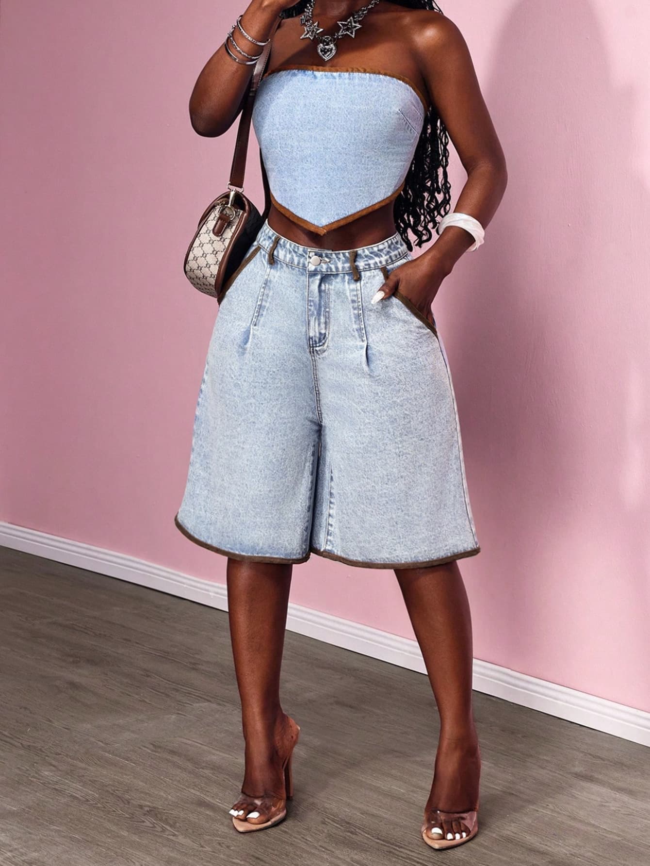 Contrasting Flared Cropped Jeans 1