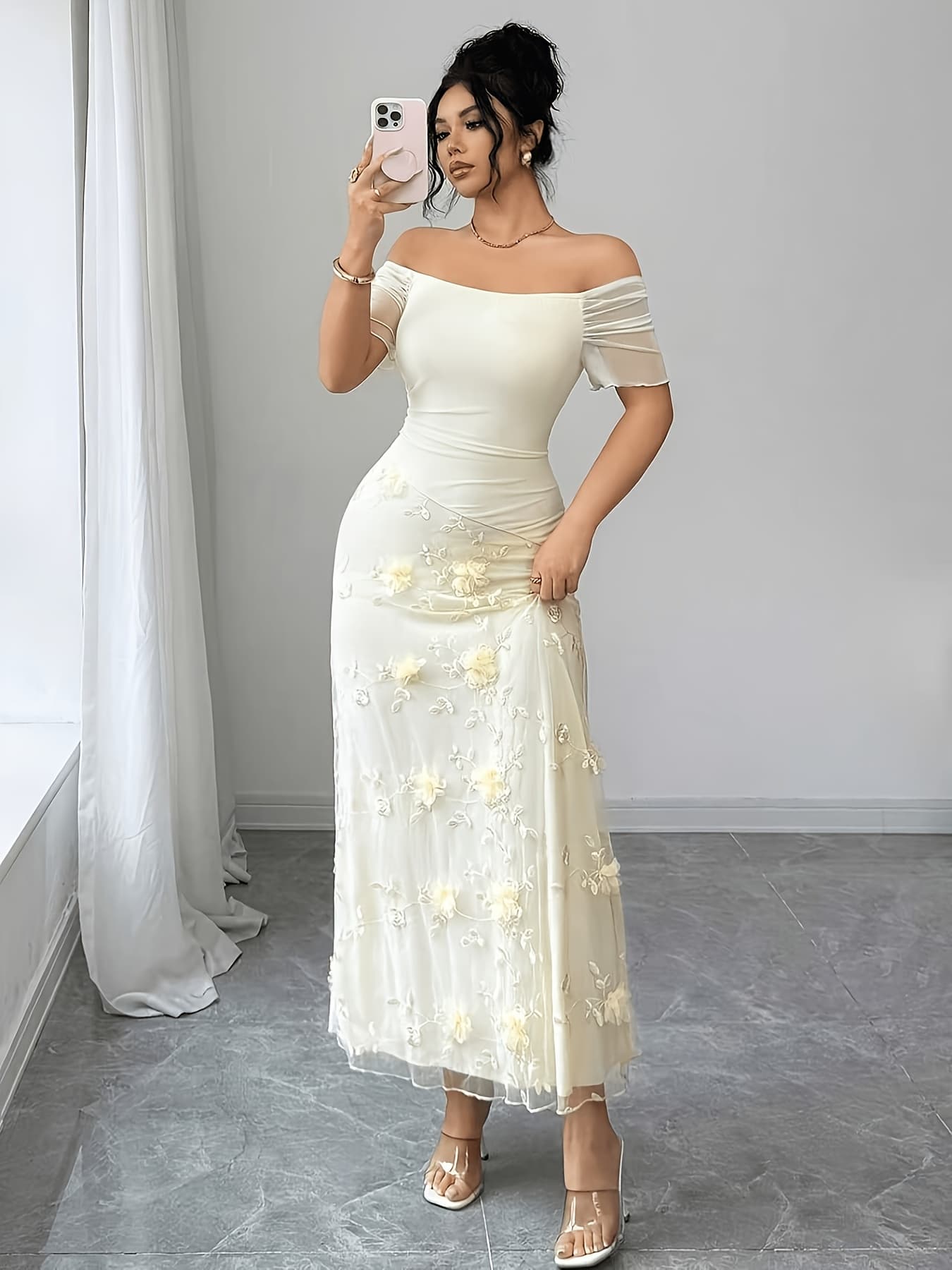 A Ново Елегантен и Three-dimensional Цветен Fabric Spliced color variant