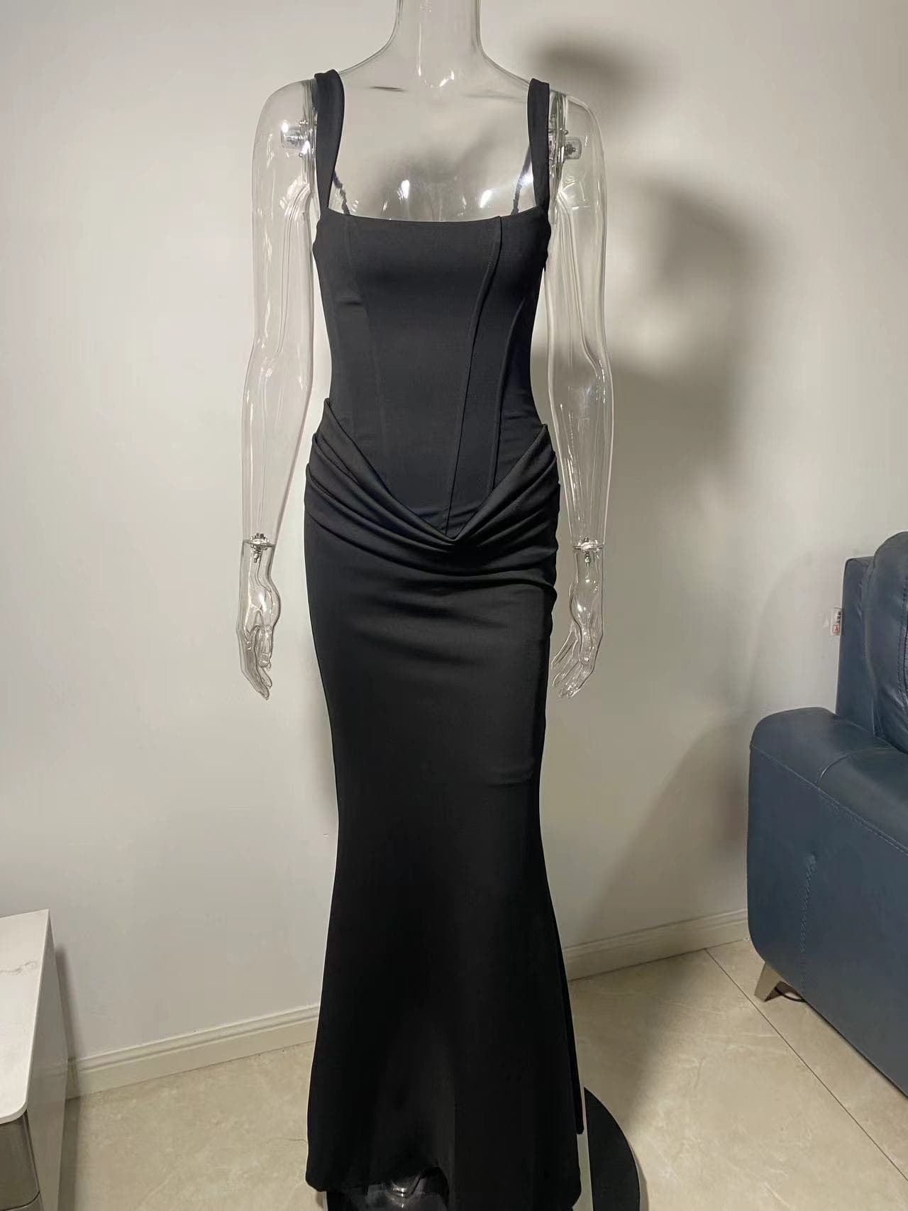 Елегантен Без Трегери Долг Бел Слип Фустан за Женски color variant