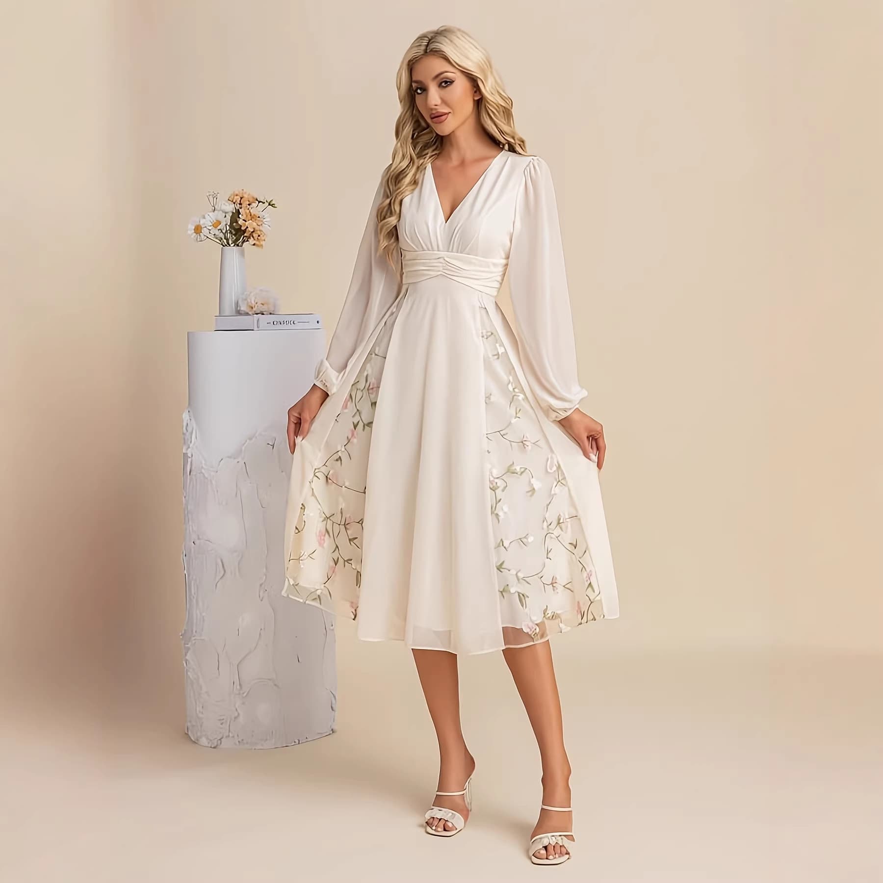 Floral Long-sleeve V-neck Pleated Dress for Women 1