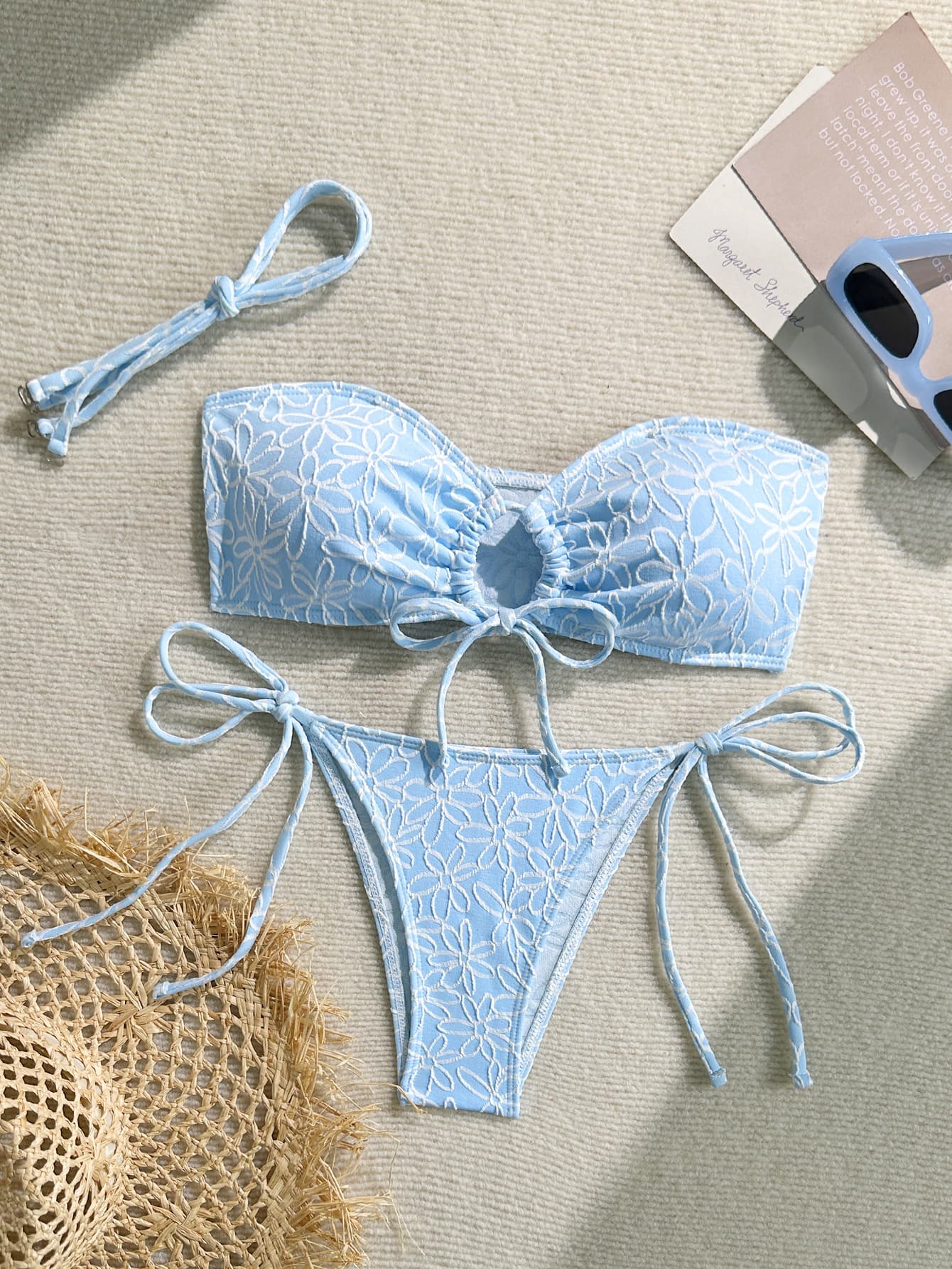 Bikini In со A Лесен Reflecting Towel Like Fabric Женски color variant